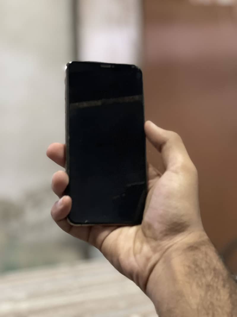 Apple iPhone XS Max 2