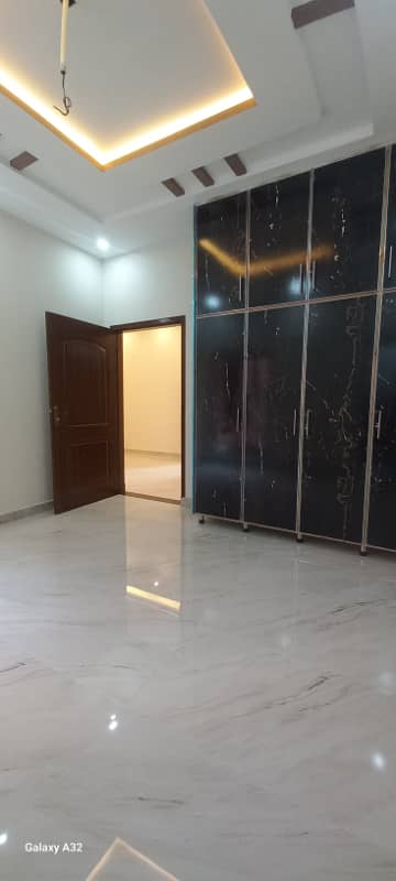 10marla lower portion available for rent in LDA avenue 1