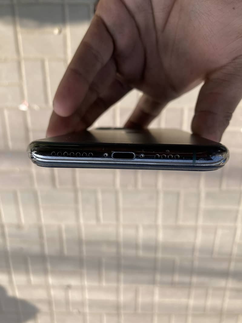Apple iPhone 11 Pro Max 1