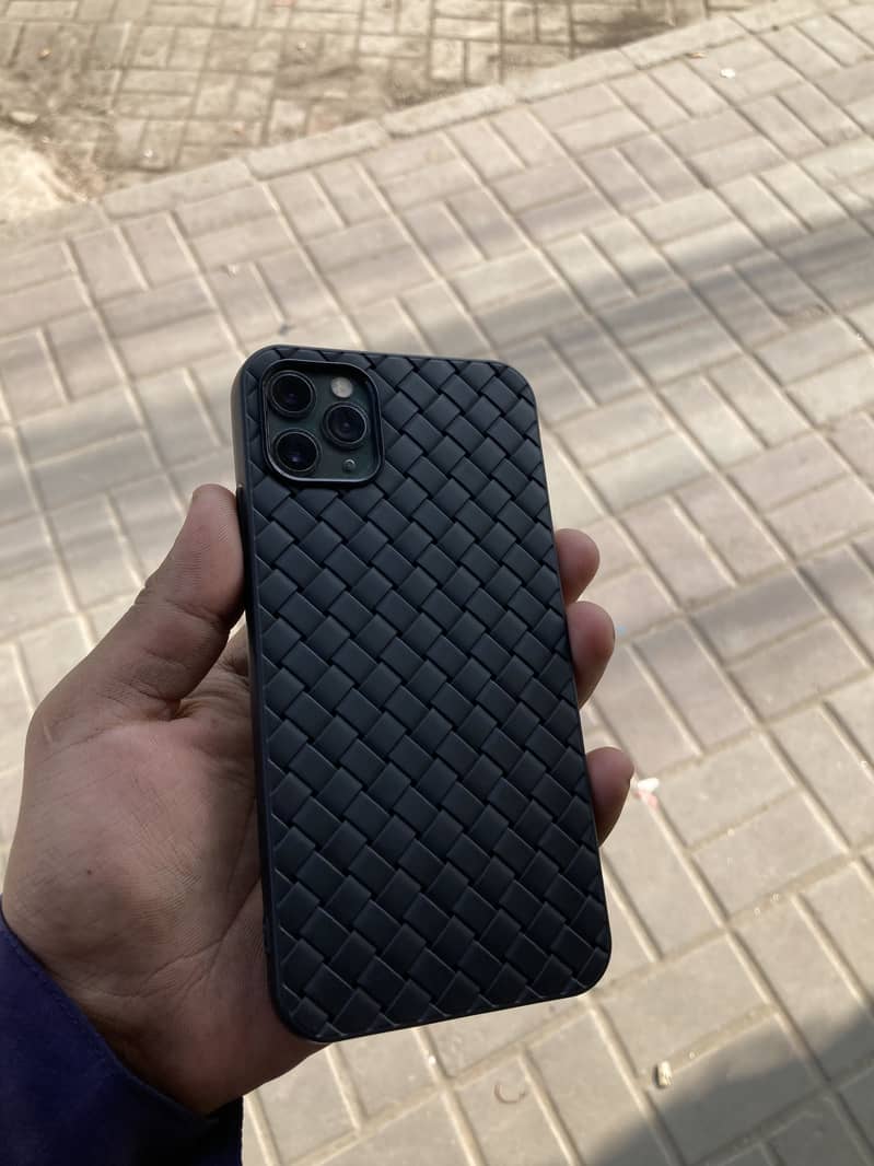 Apple iPhone 11 Pro Max 8