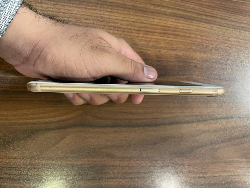 Apple iPhone 8 Plus 2