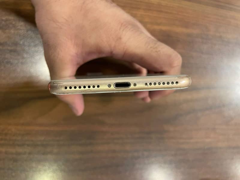 Apple iPhone 8 Plus 5