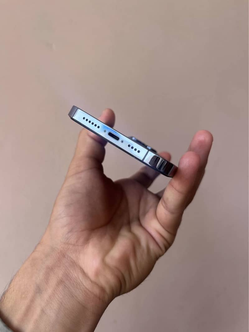 Apple iPhone 13 Pro Max 4