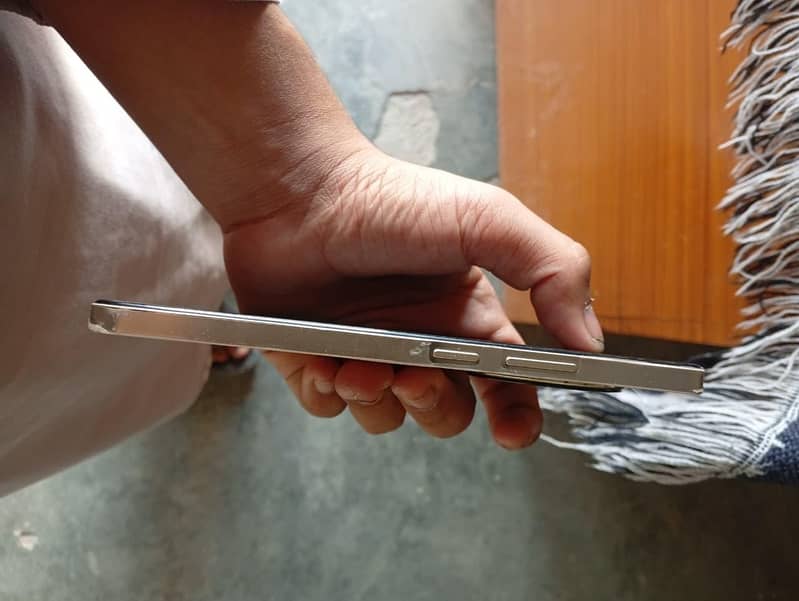 Realme 12 Plus 5