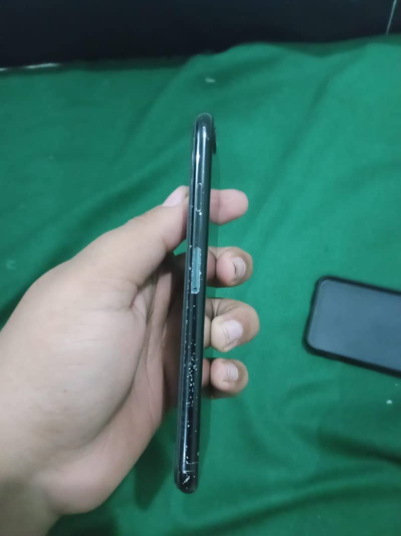 Apple iPhone 7 3