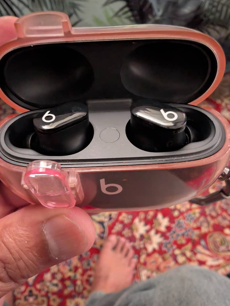 Beats Studio Buds 0