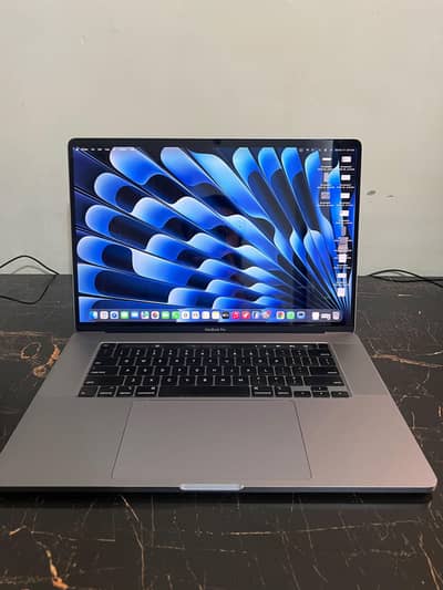 Mackbook Pro 2019/16 retina display/32 Gb Ram 1 TB SSD 4 gb Grafic Car