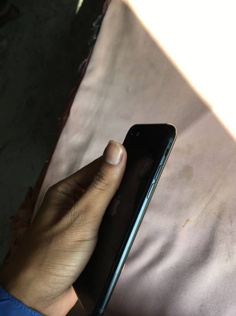 Apple iPhone SE 2022 PTA 8