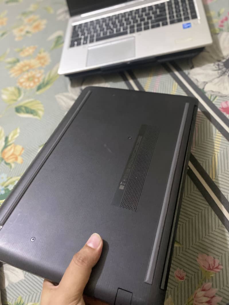 HP Laptop 5