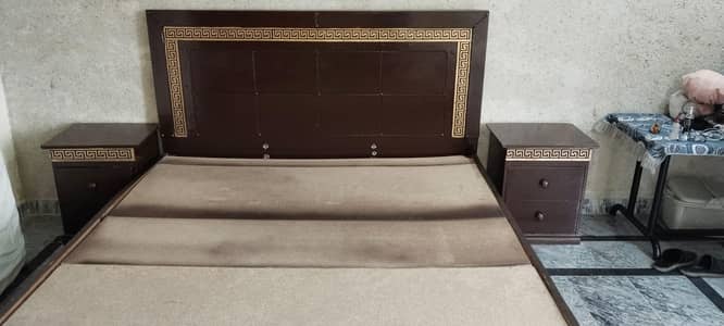 Bed with mattress and 2 side table