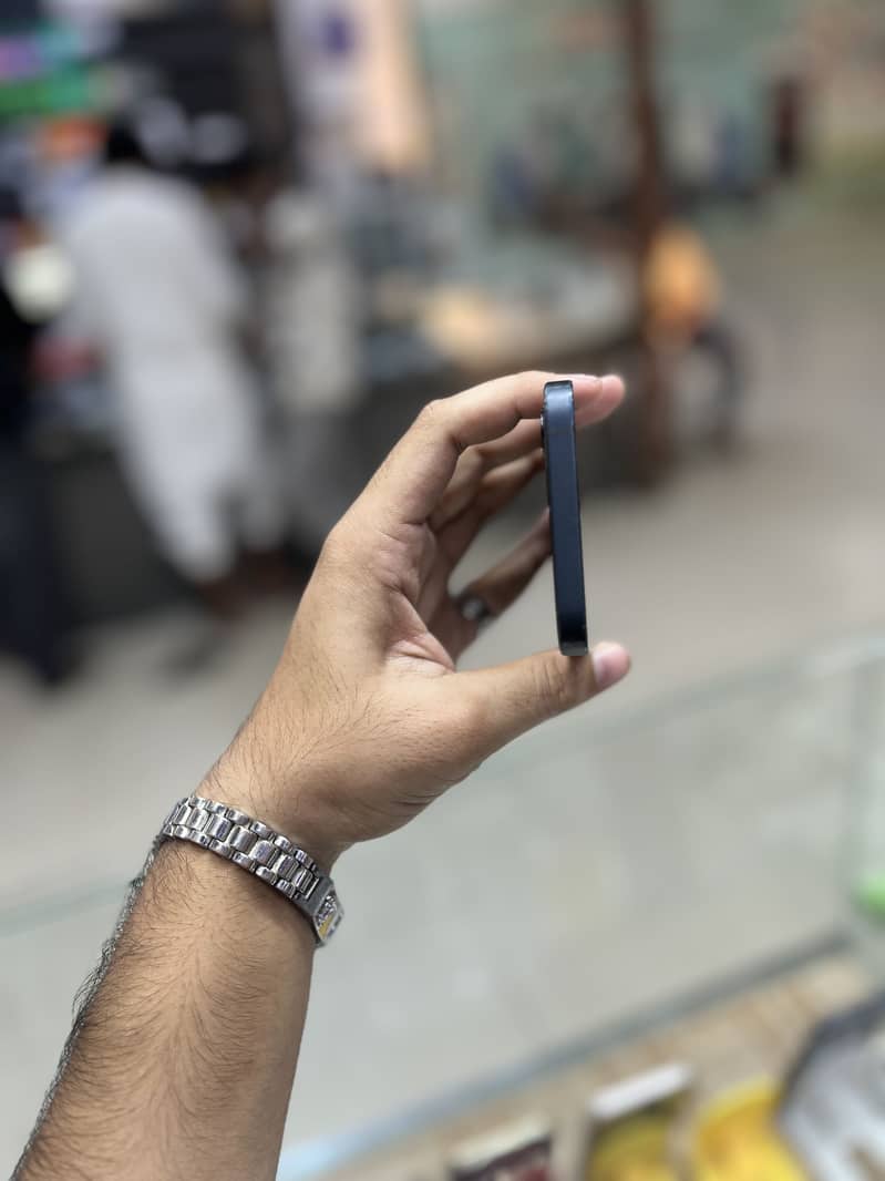 Apple iPhone 12 3
