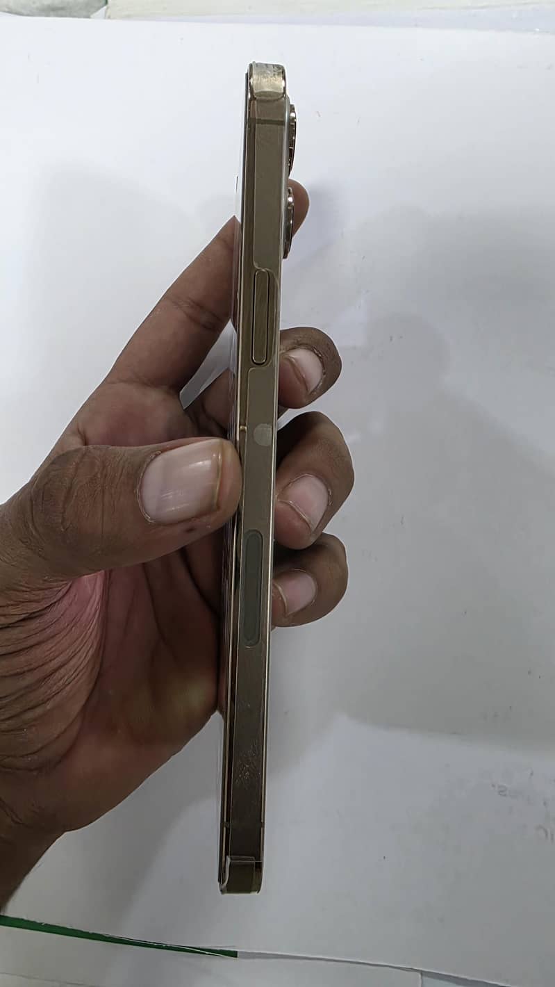 Apple iPhone 12 Pro Max 7