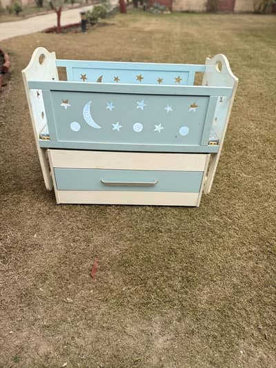 Baby cot and carry cot/ car seat bundle