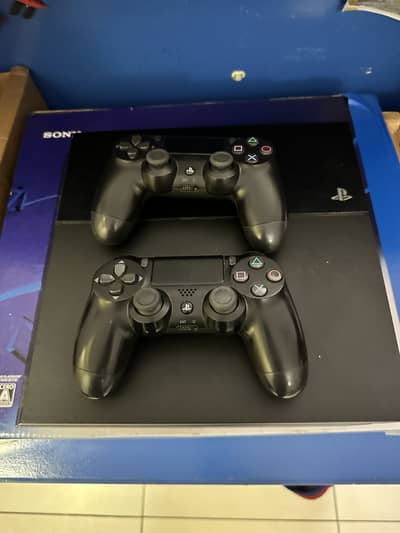 Play station 4 pro 1 TB