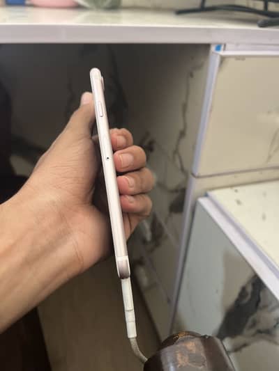Apple iPhone 7