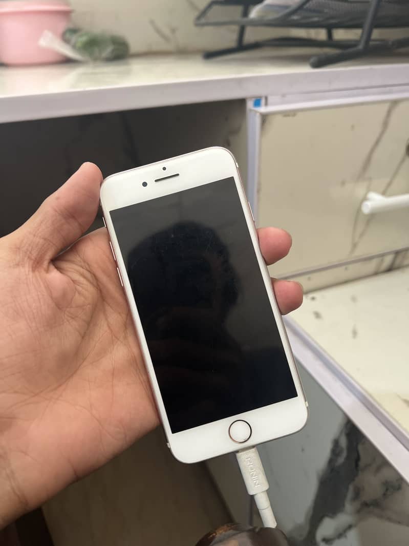 Apple iPhone 7 1