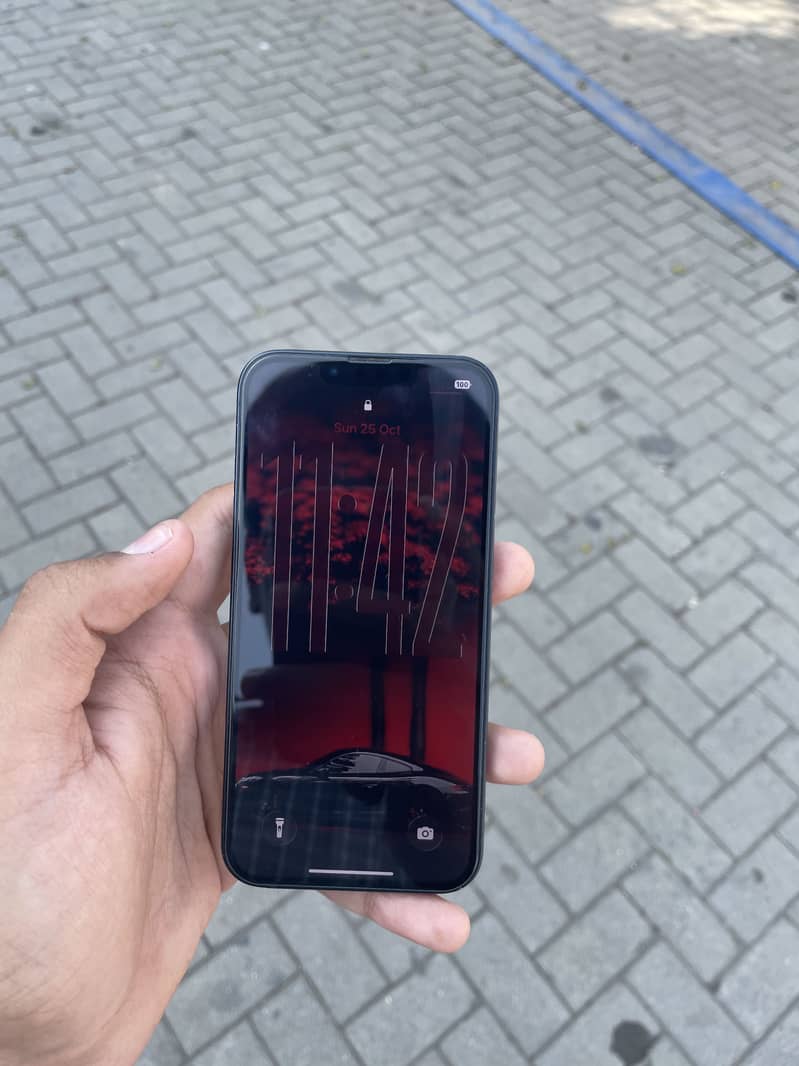 Apple iPhone 13 5