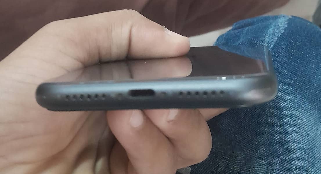 Apple iPhone 11 8