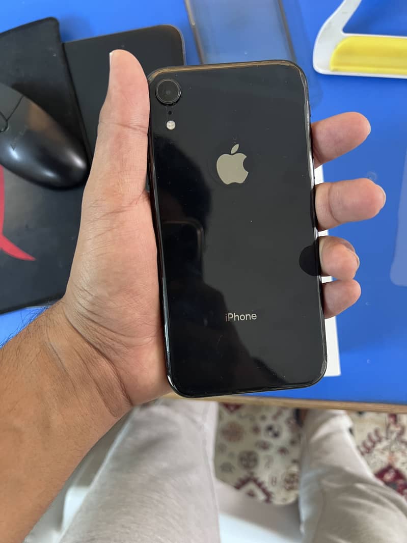 Apple iPhone XR 0