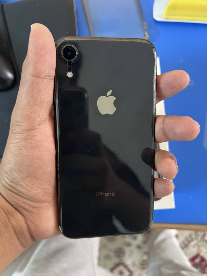 Apple iPhone XR 1
