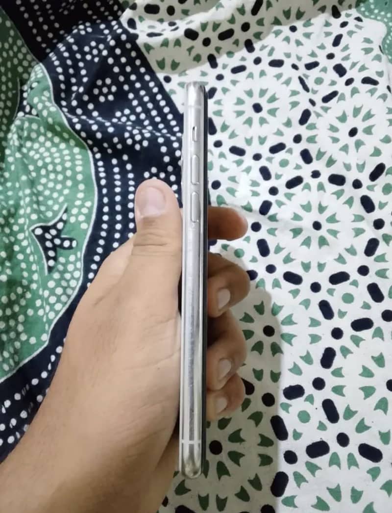 Apple iPhone 11 Pro 1