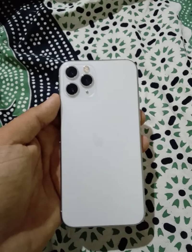 Apple iPhone 11 Pro 2