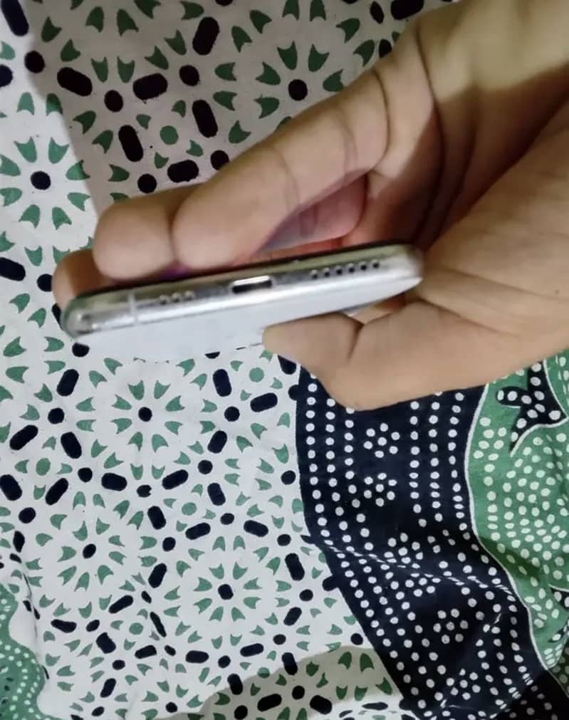 Apple iPhone 11 Pro 3