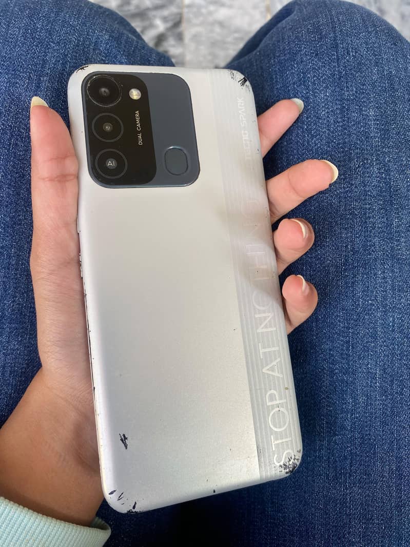 Tecno Spark 8C 0