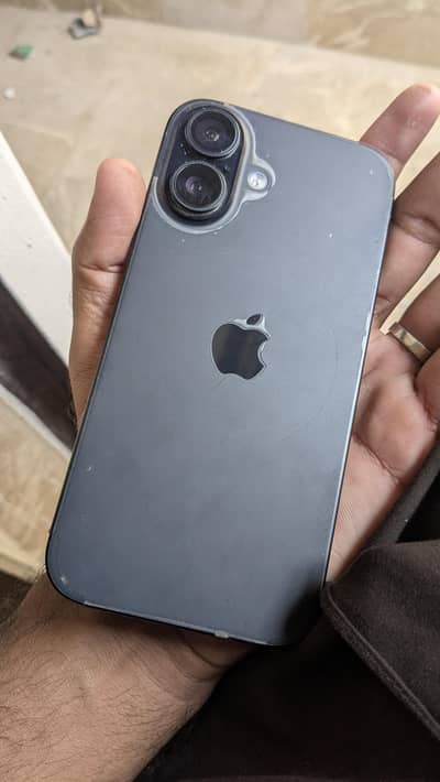 Apple iPhone 16