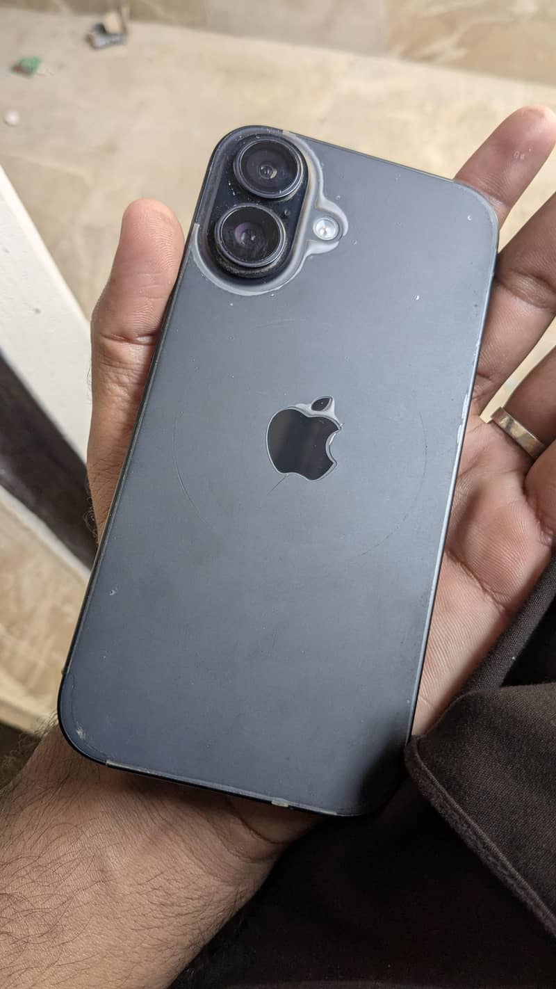 Apple iPhone 16 0