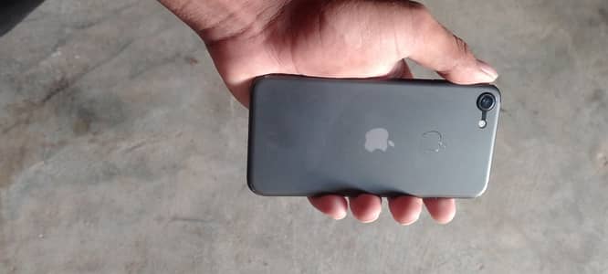Apple iPhone SE