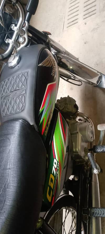 Road priice 70 2020excellent condition 03200092003