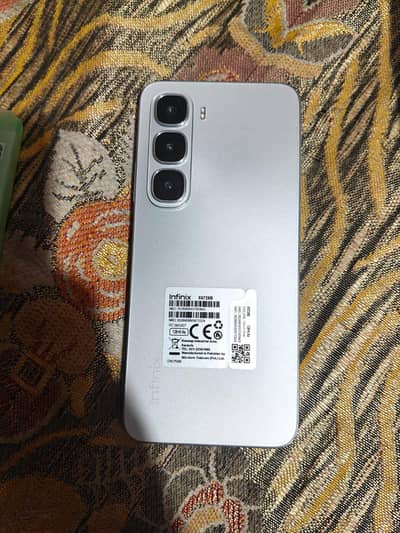 Infinix  hot 60i   6 128 non active open box only no use 12 month war