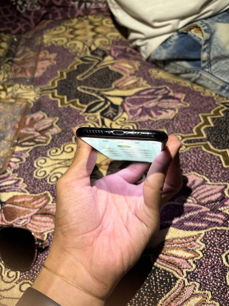 Apple iPhone XS 3