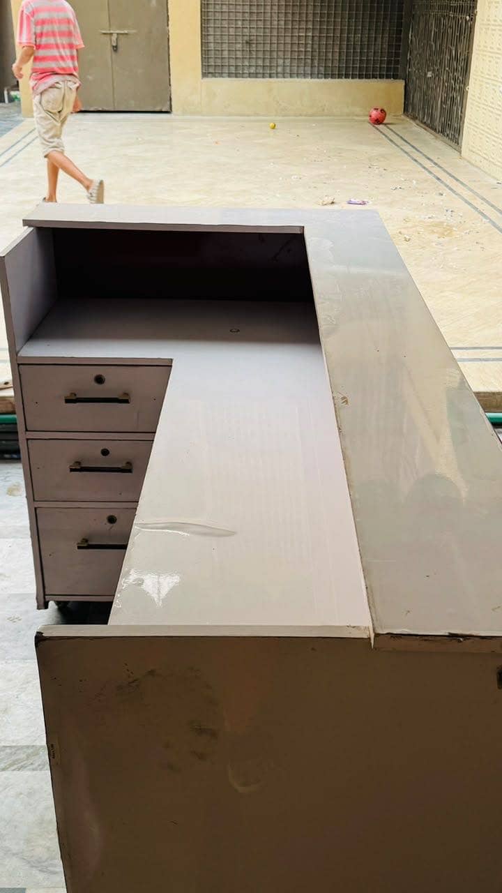 Shop Counter 4