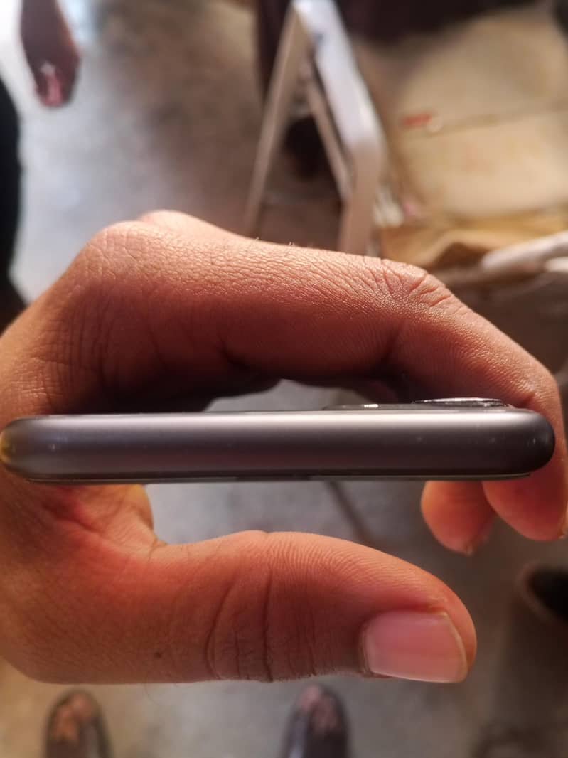 Apple iPhone 11 6