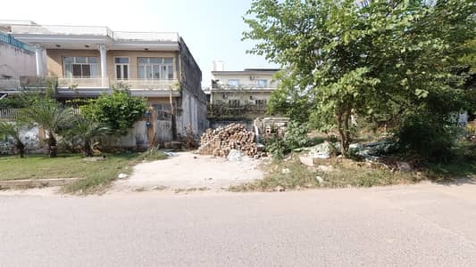 Residential Plot Sized 356 Square Yards Is Available For sale In I-8/4