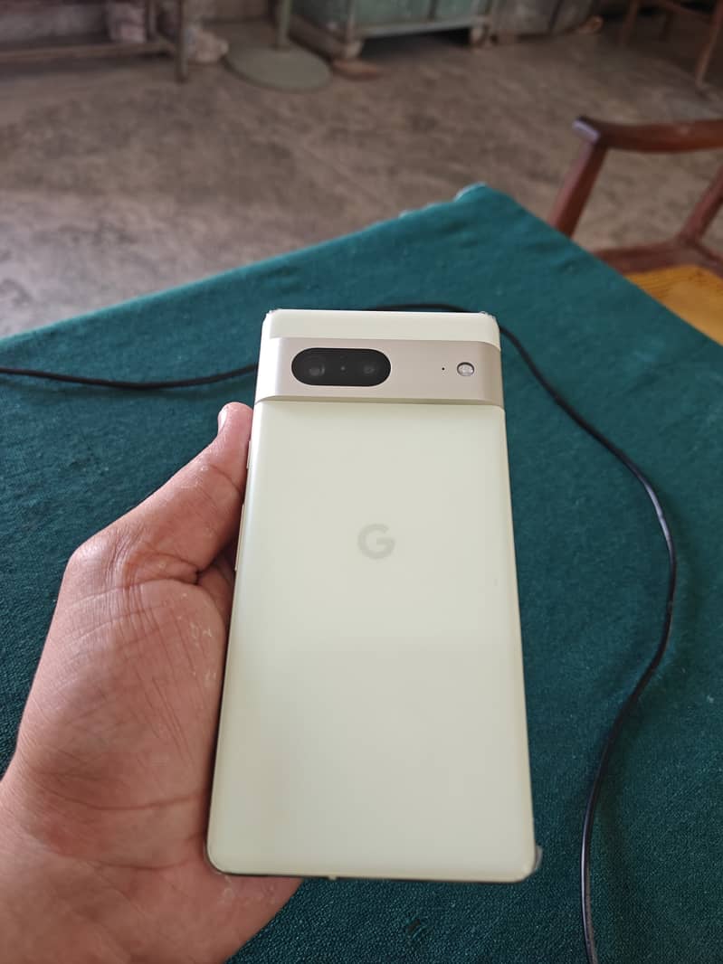 Google Pixel 7 4