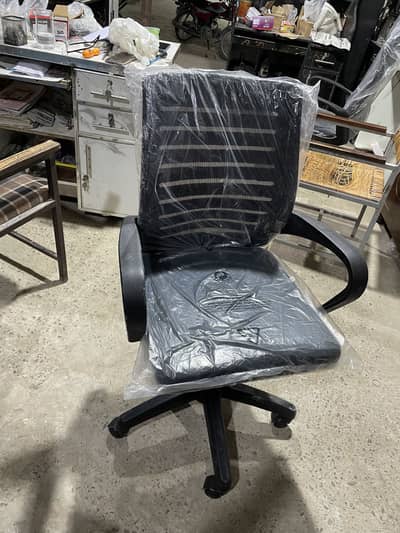 Brand New Black Mesh Office / Computer Revolving Chair