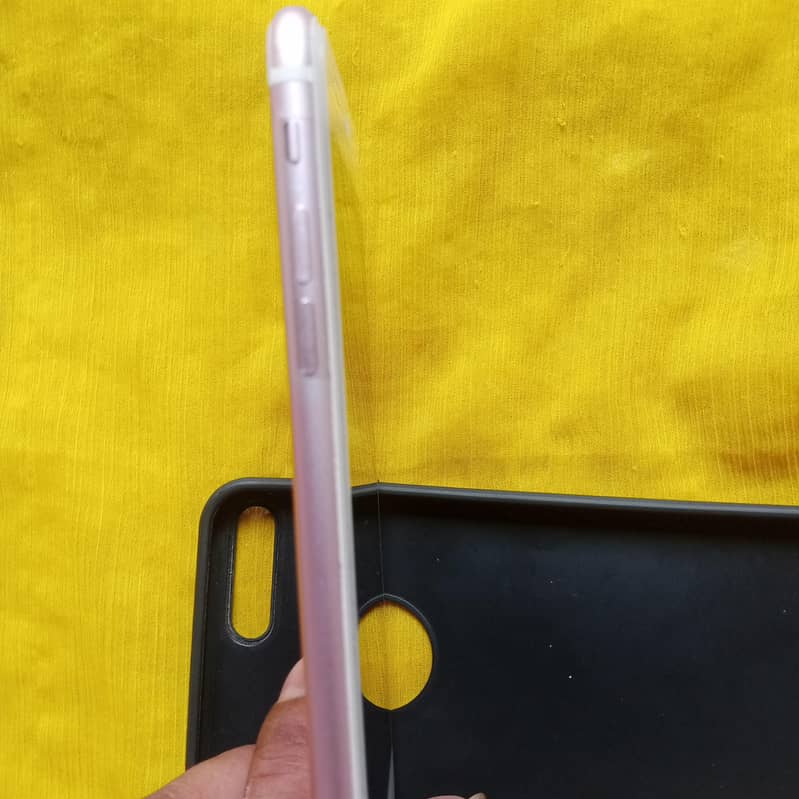 Apple iPhone 7 Plus 3