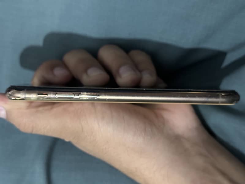Apple iPhone 11 Pro 2