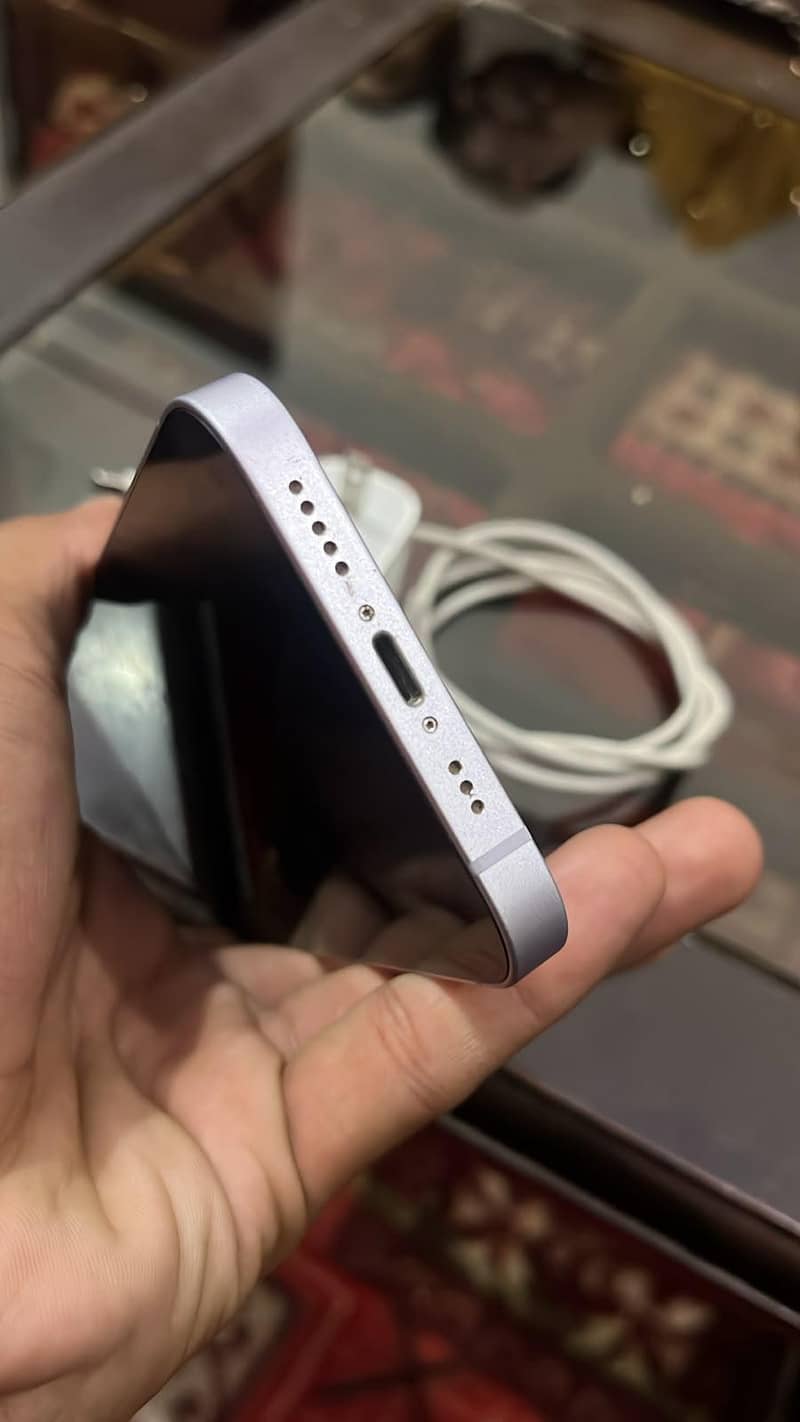Apple iPhone 14 3