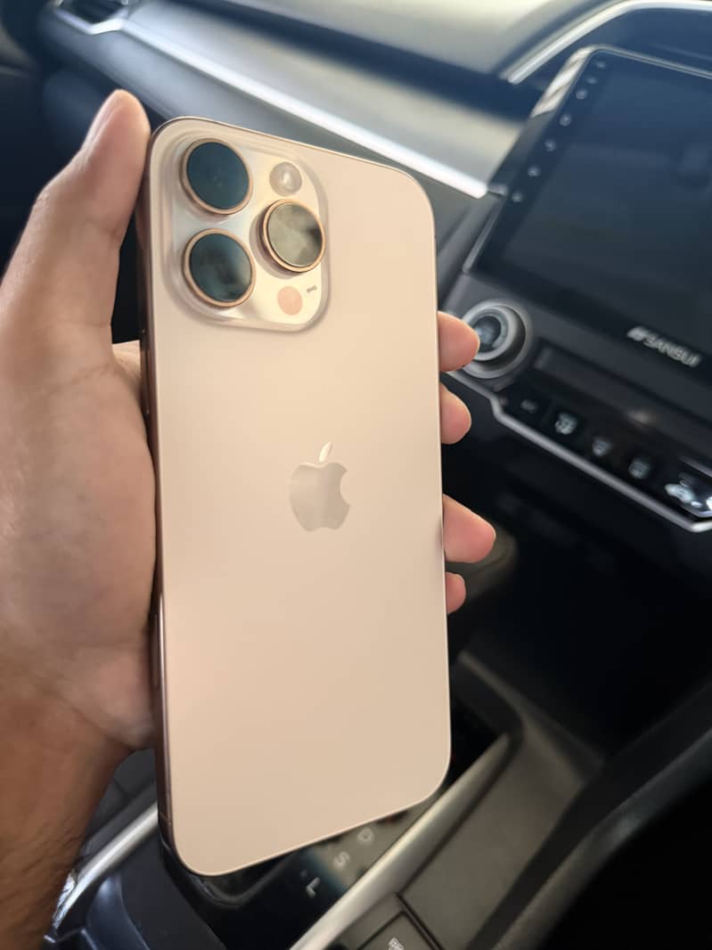 Apple iPhone 16 Pro Max 0