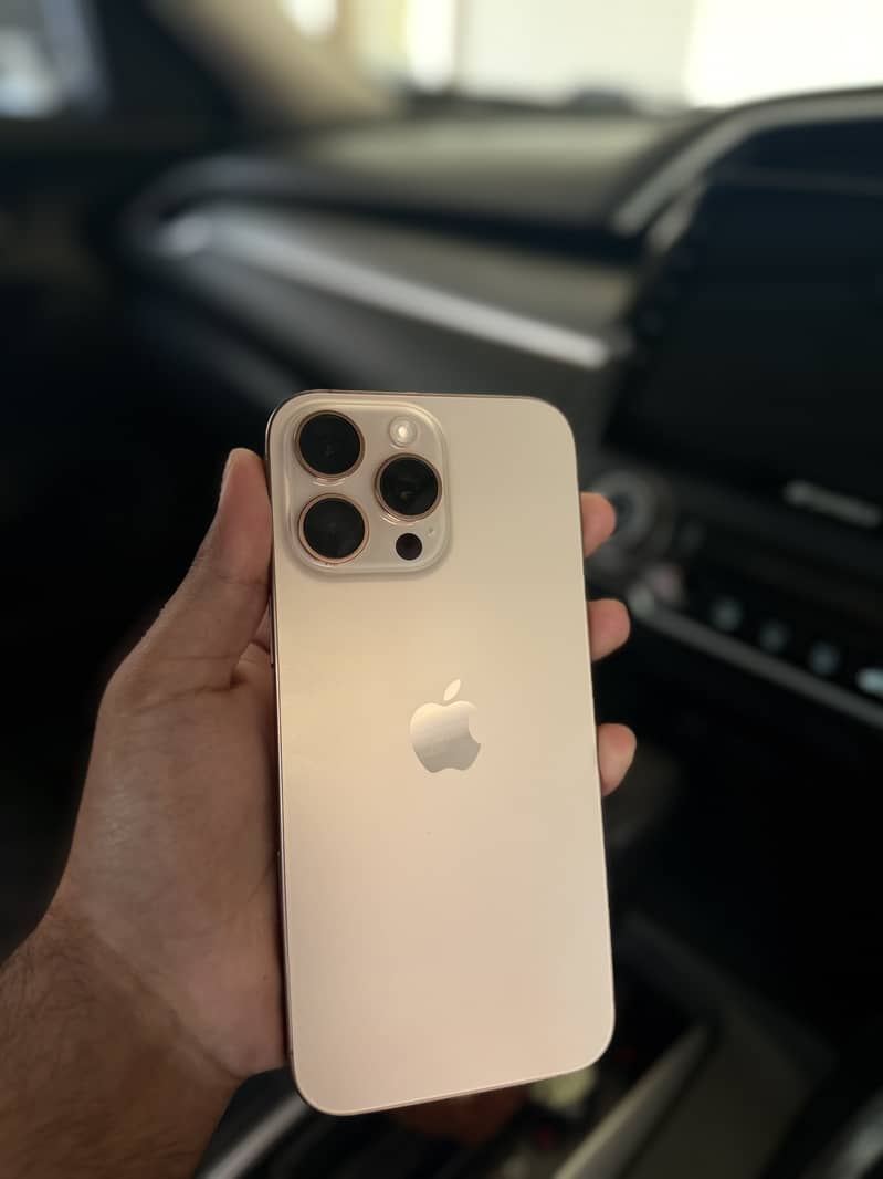 Apple iPhone 16 Pro Max 7