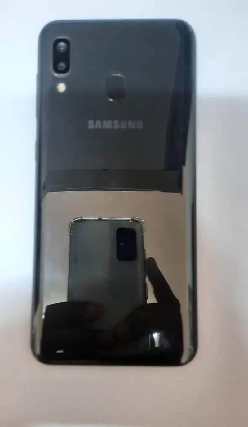 Samsung Mobile A20 1