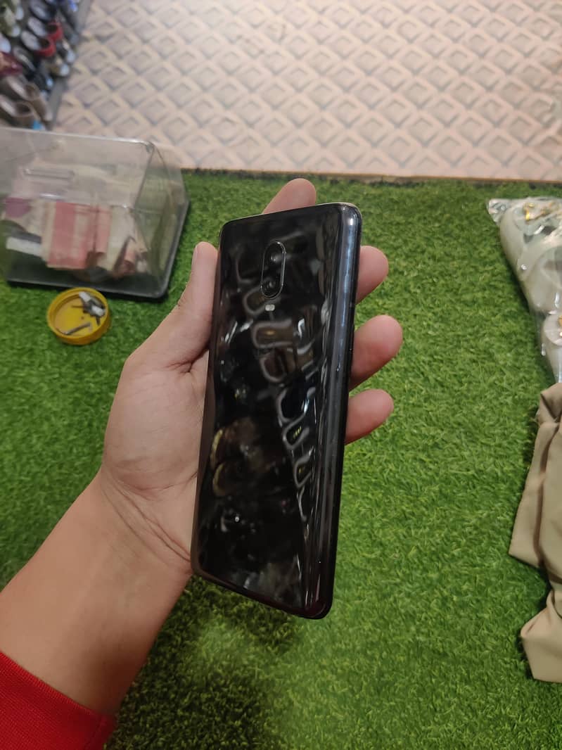 One Plus 6T 1