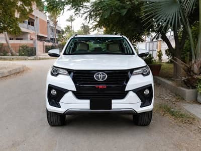 Toyota Fortuner 2.8 Sigma E4 TRD Sportivo