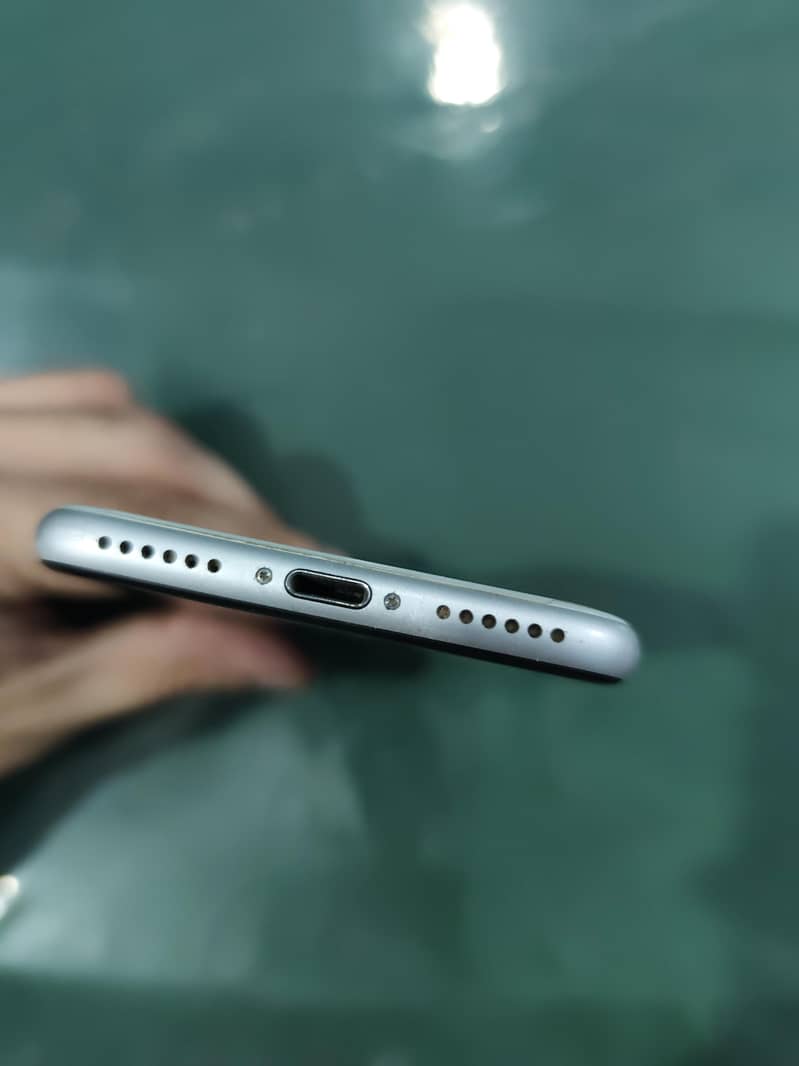 Apple iPhone SE 3