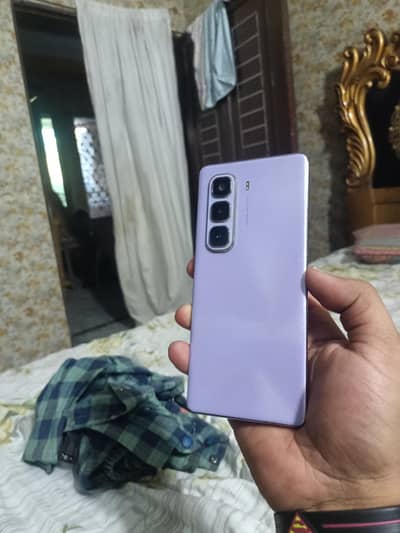 infinix hot 50 pro plus 8*5/256 urgent sale
