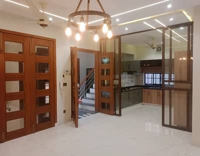 House Sized 10 Marla Is Available For Sale In Bahria Town - Sector C